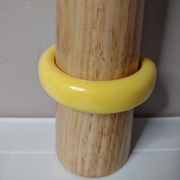 8 Inch Vintage Thick Yellow Bangle - Picture 2 of 12